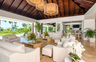 Luxury Villa Photo #14