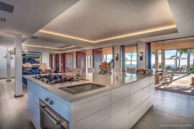 Luxury Villa Photo #15