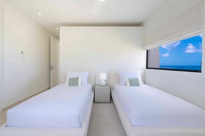 Luxury Villa Photo #39