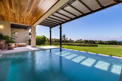 Luxury Villa Photo #3
