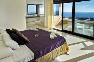 Luxury Villa Photo #23
