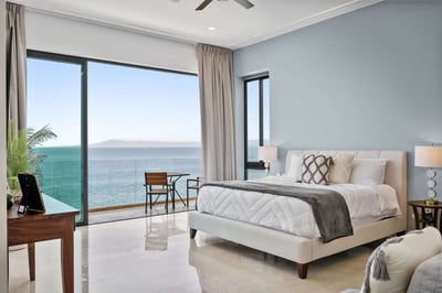 Luxury Villa Photo #30