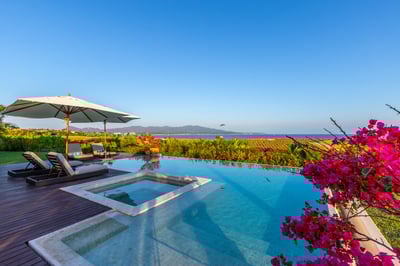 Luxury Villa Photo #3