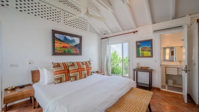 Luxury Villa Photo #32