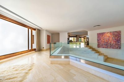 Luxury Villa Photo #30
