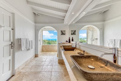 Luxury Villa Photo #46