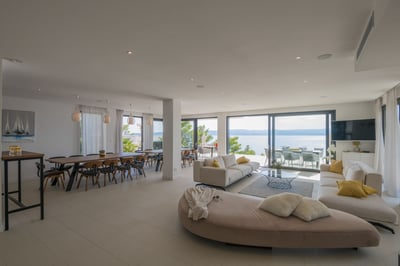 Luxury Villa Photo #20