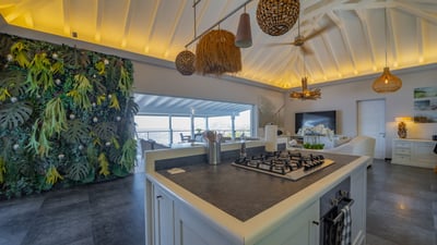 Kitchen & Dining Area