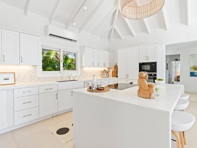 Luxury Villa Photo #9