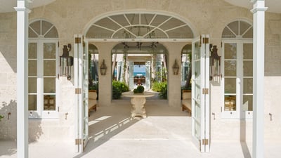 Luxury Villa Photo #26