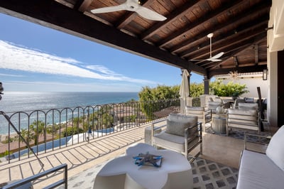 Luxury Villa Photo #30
