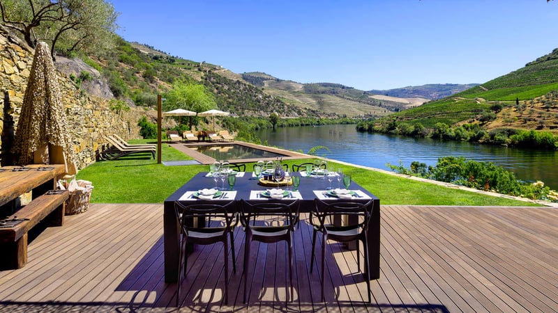 Douro Riverfront Villa
