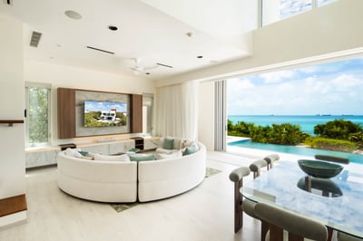 Luxury Villa Photo #17