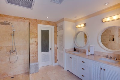 Luxury Villa Photo #51