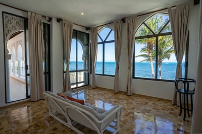 Luxury Villa Photo #31