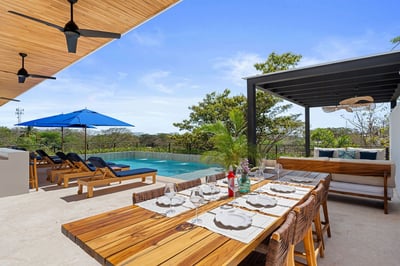 Main House Outdoor Dining Area  – 1st Floor