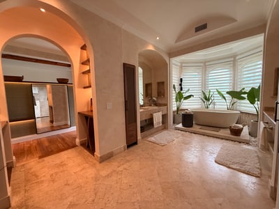 Luxury Villa Photo #56