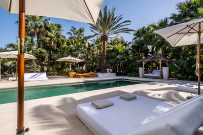 Luxury Villa Photo #6