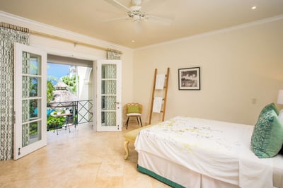 Luxury Villa Photo #4