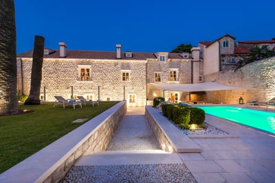 Luxury Villa Photo #5