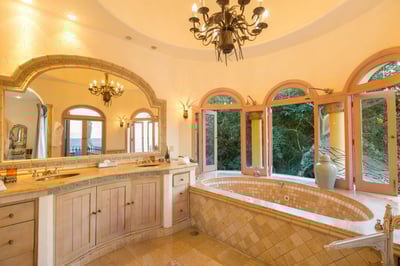 Luxury Villa Photo #25