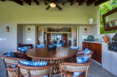 Luxury Villa Photo #13