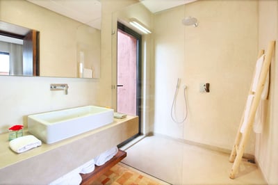 Luxury Villa Photo #11