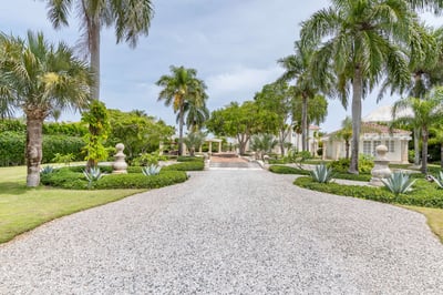 Luxury Villa Photo #9