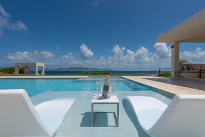 Luxury Villa Photo #18