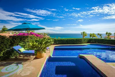 Luxury Villa Photo #4