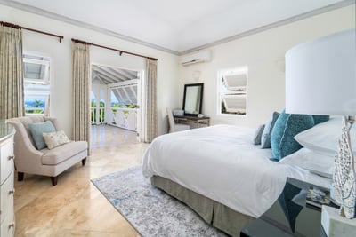 Luxury Villa Photo #18