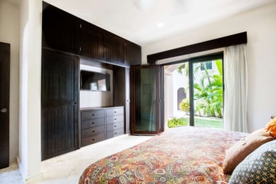 Luxury Villa Photo #38