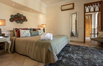 Luxury Villa Photo #21