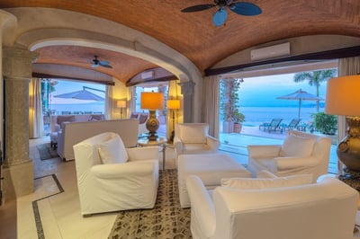Luxury Villa Photo #19