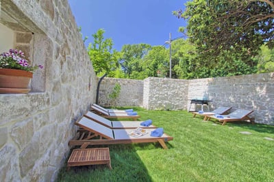 Luxury Villa Photo #3