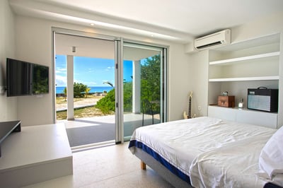 Luxury Villa Photo #17