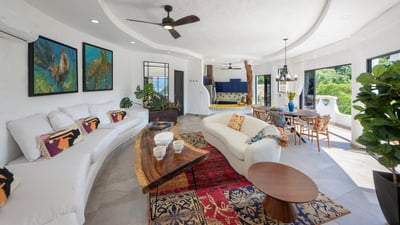 Luxury Villa Photo #18
