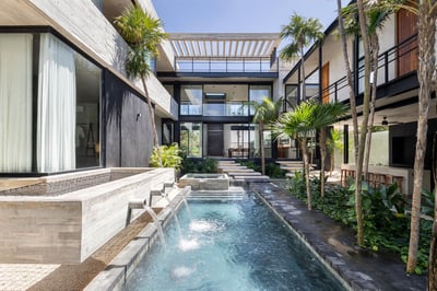 Luxury Villa Photo #9