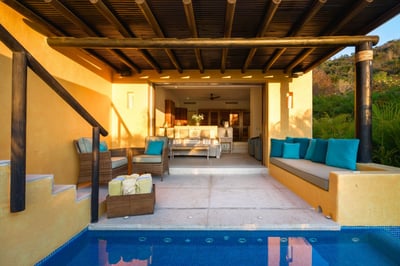 Luxury Villa Photo #11