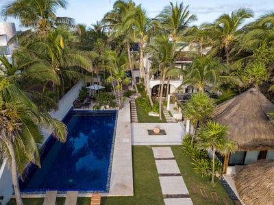 Luxury Villa Photo #3