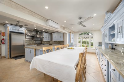 Luxury Villa Photo #16