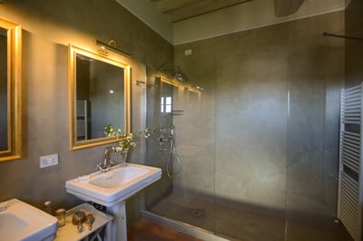 Luxury Villa Photo #21