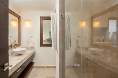 Luxury Villa Photo #26