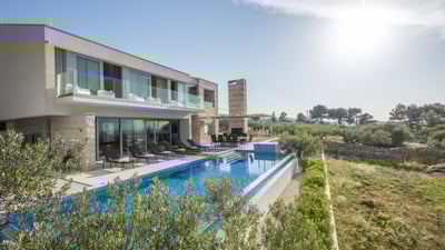 Luxury Villa Photo #5