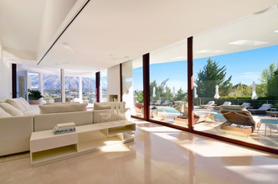 Luxury Villa Photo #12