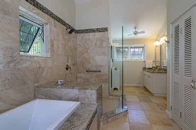 Luxury Villa Photo #42