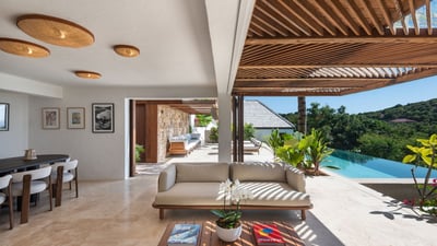 Luxury Villa Photo #23