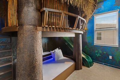 Luxury Villa Photo #17