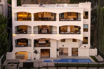 Luxury Villa Photo #4