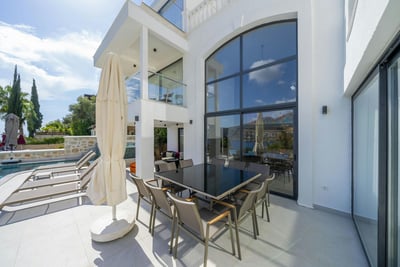 Luxury Villa Photo #16